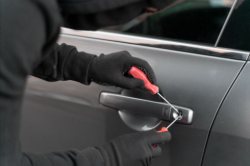 Automotive locksmith in Boca Raton, FL providing emergency car key service by 24/7 Super Locksmith Inc.